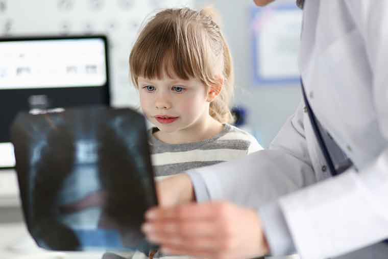 Kinderchirurgie Kind Röntgenbild